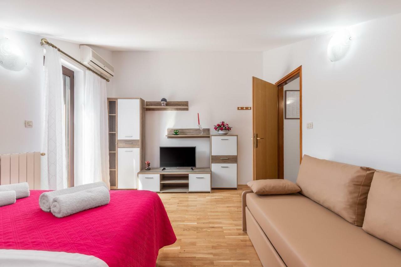 Apartments Prekalj Poreč Exteriör bild