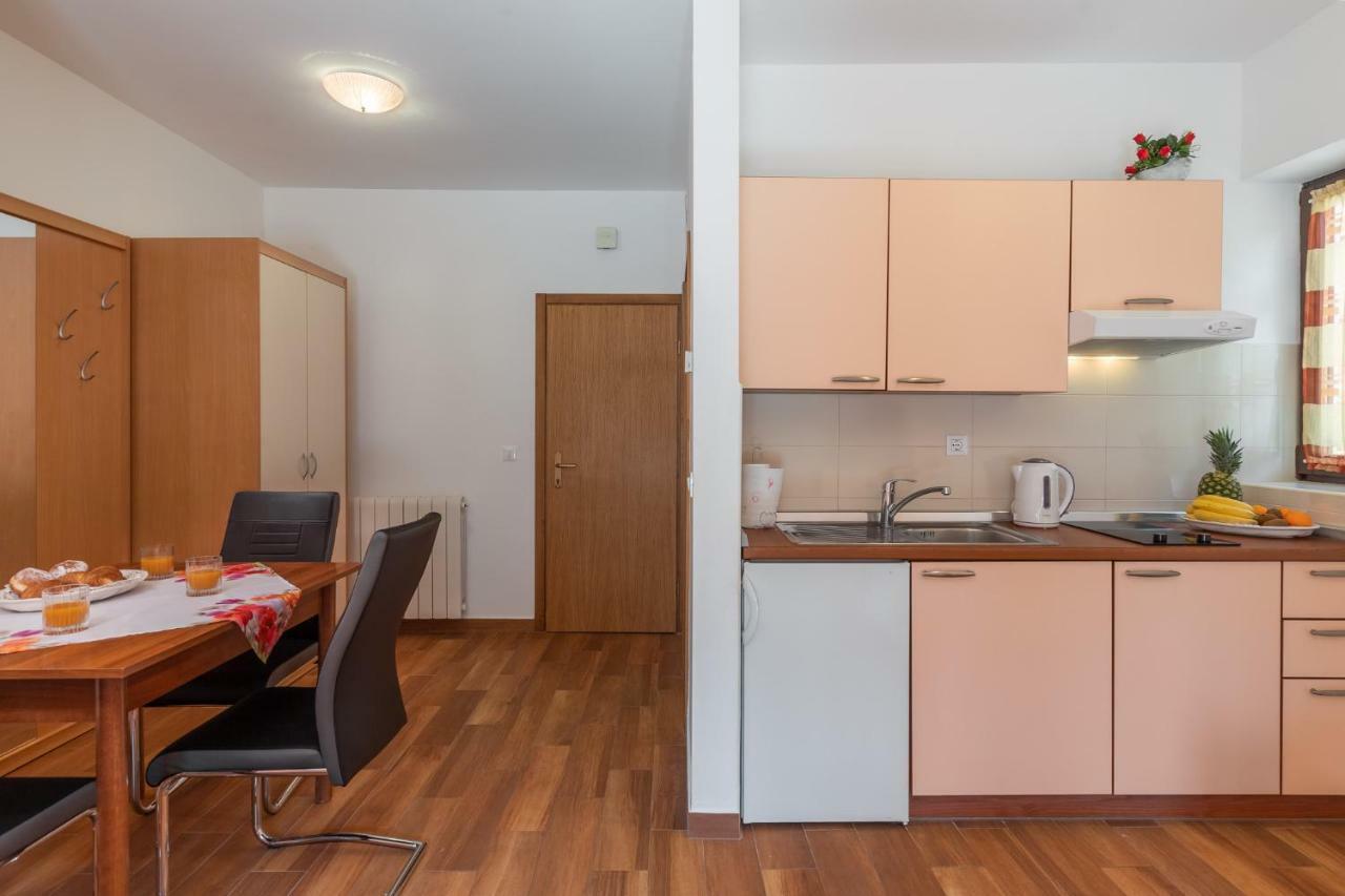 Apartments Prekalj Poreč Exteriör bild