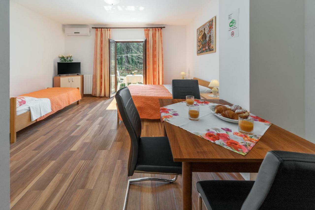 Apartments Prekalj Poreč Exteriör bild